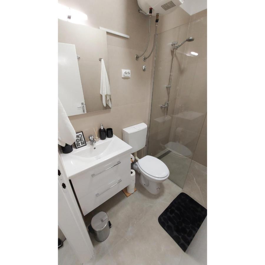 Studio Apartment Lee Split Exteriér fotografie